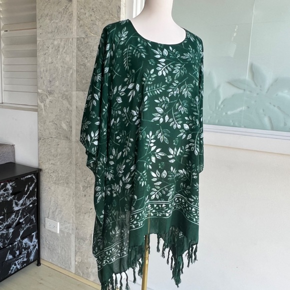 0008/ Dark Green Poncho With Fringed, Breathable Fabric, Lightweight Top - Picture 7 of 8